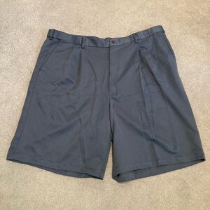 Haggar men’s pleated shorts, size 44, expandable to 46. Gray, 100% polyester